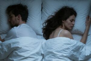 L’hôtel des culs tournés : un learning game drôle et piquant sur les relations de couple